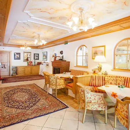 アパートホテル & Alpenresidenz Viktoria ノイシュティフト・イム・シュトゥーバイタール