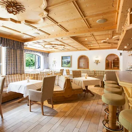 & Alpenresidenz Viktoria Апарт-отель