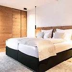Aparthotel & Alpenresidenz Viktoria Neustift im Stubaital