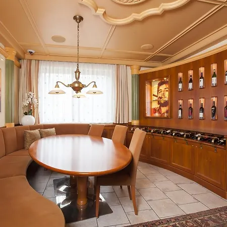 Aparthotel Hotel&appartements Alpenresidenz Viktoria 4*